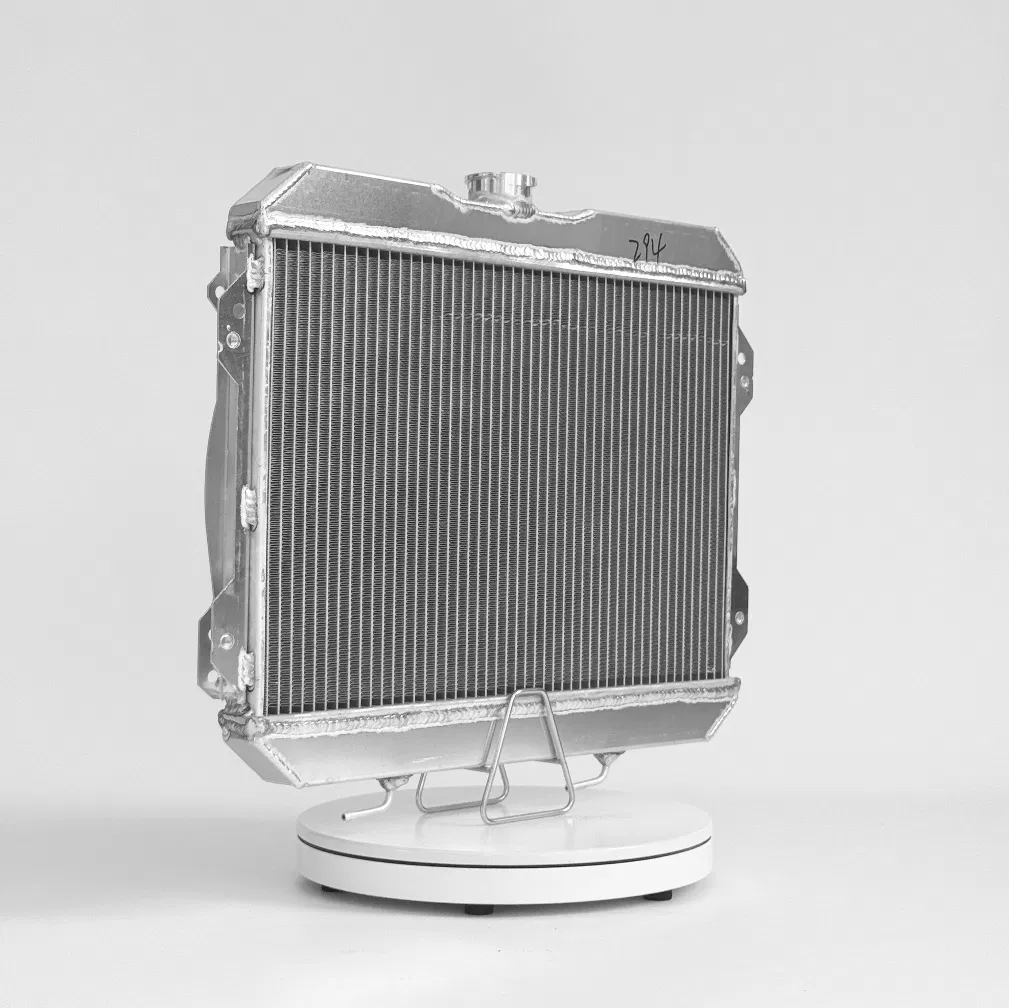 Радиатор алюминиевый SRW294 для Toyota Corolla 75-79