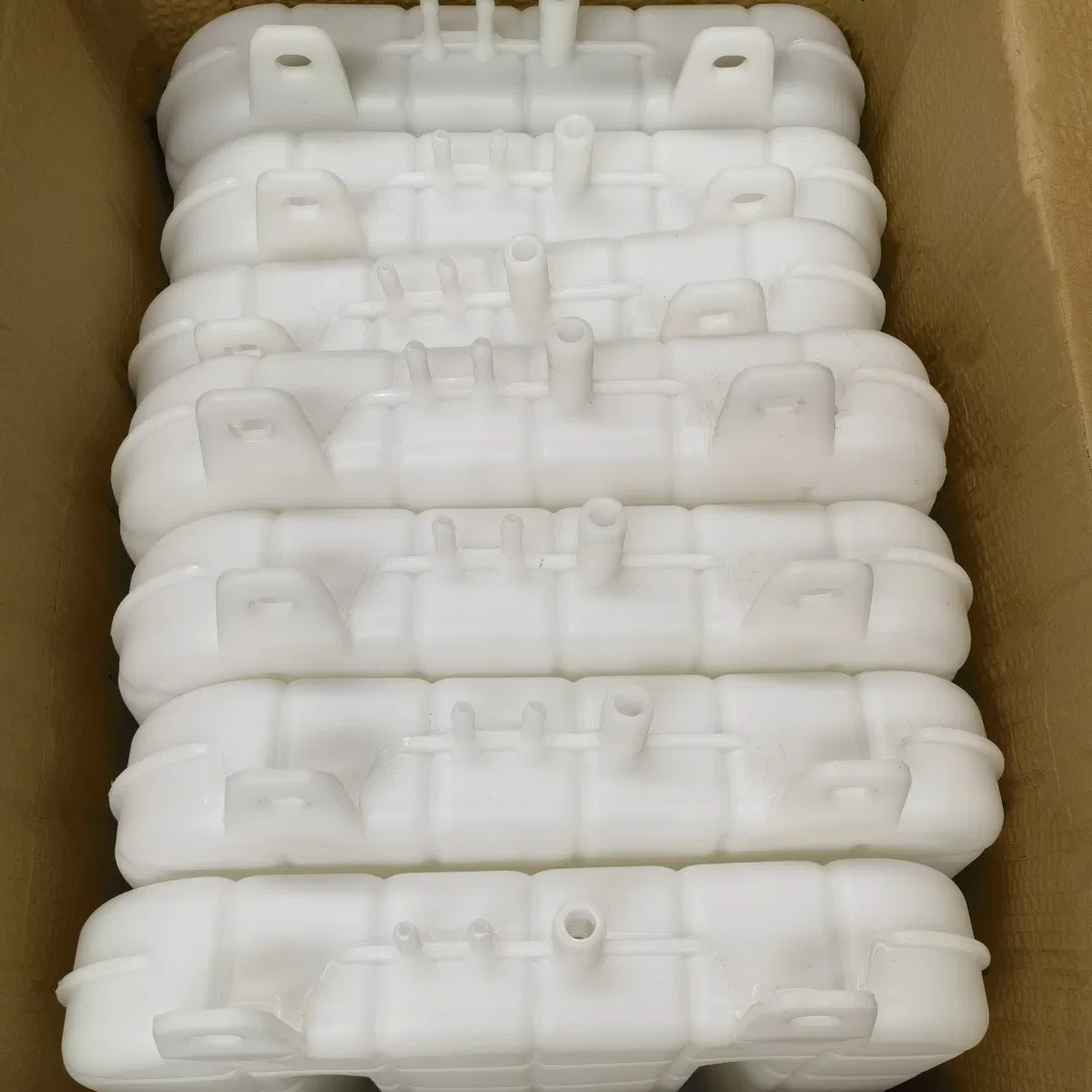 Расширительный бачок для Sinotruk HOWO, WG9725536120