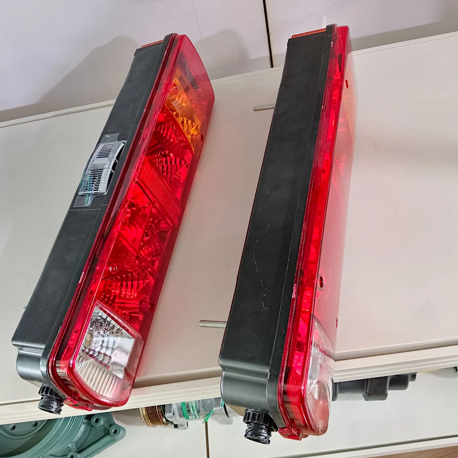 Светодиодный задний фонарь для грузовика Sinotruk HOWO