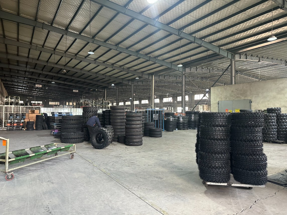 Wholesale Price ATV/UTV Tires/Tire/All Terrian Vehicle Tires At24X8-12 113