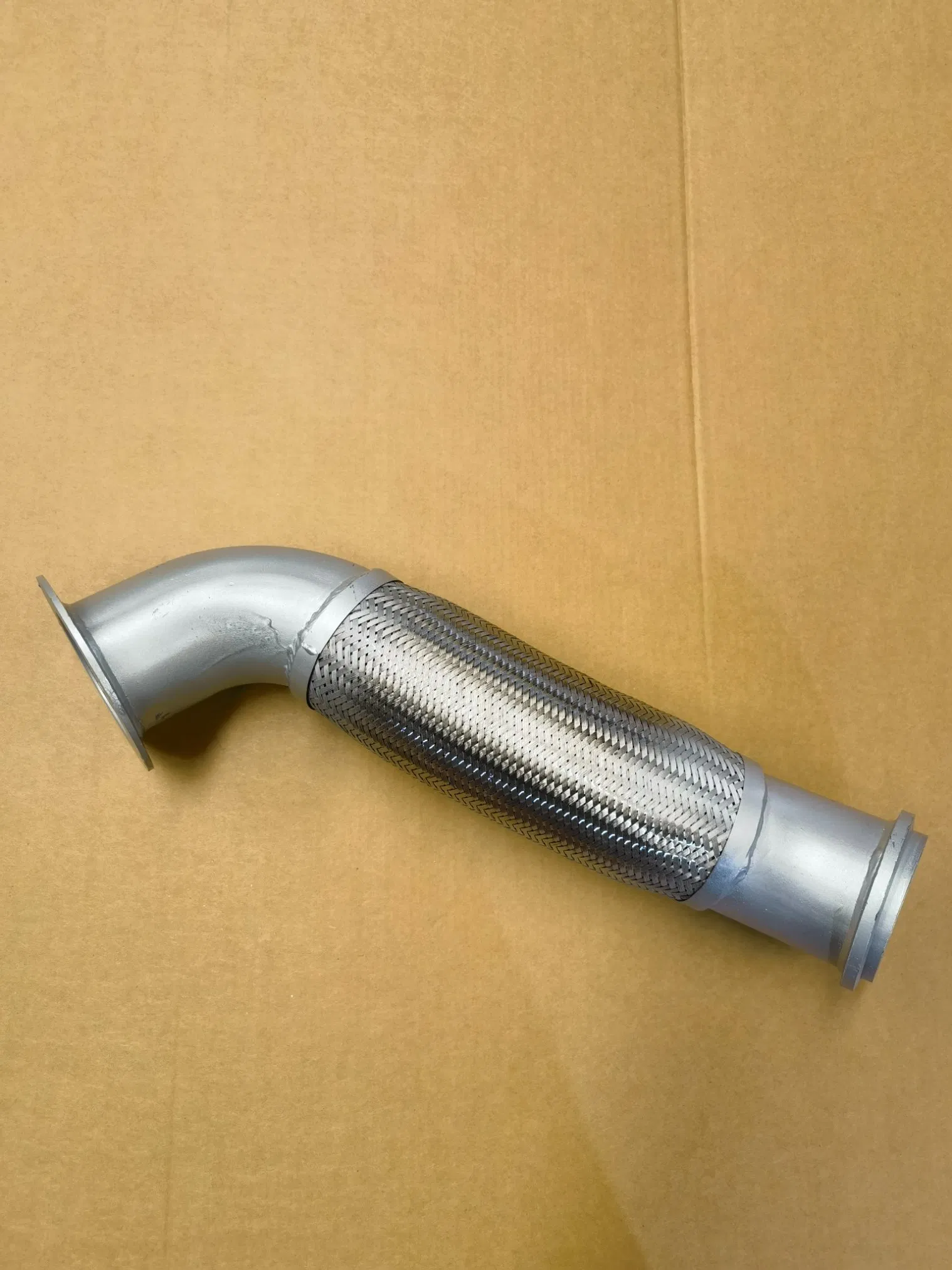 Гибкая выхлопная труба WG9731542077 для HOWO