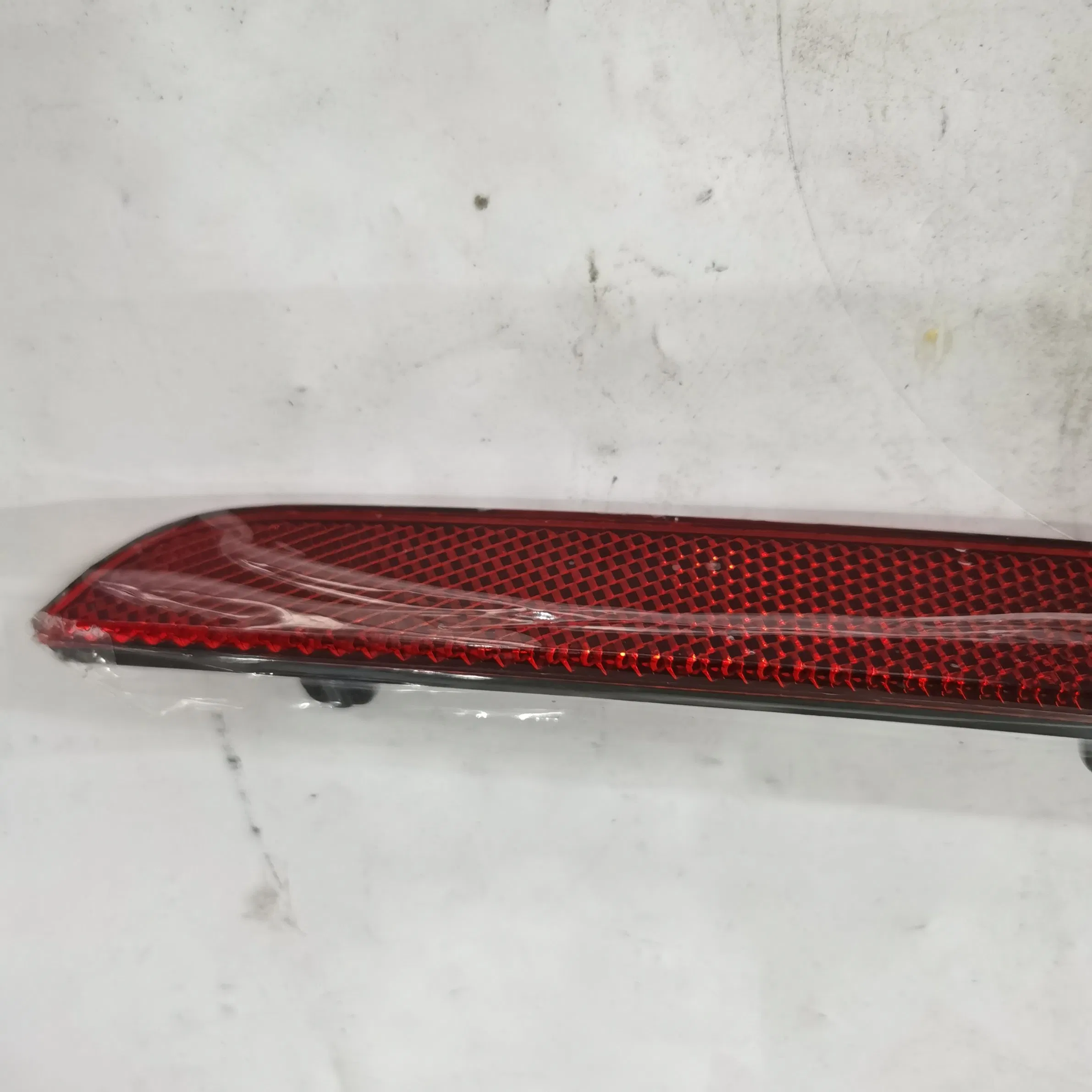 Светоотражатель заднего бампера Saic Maxus T60 C00053238