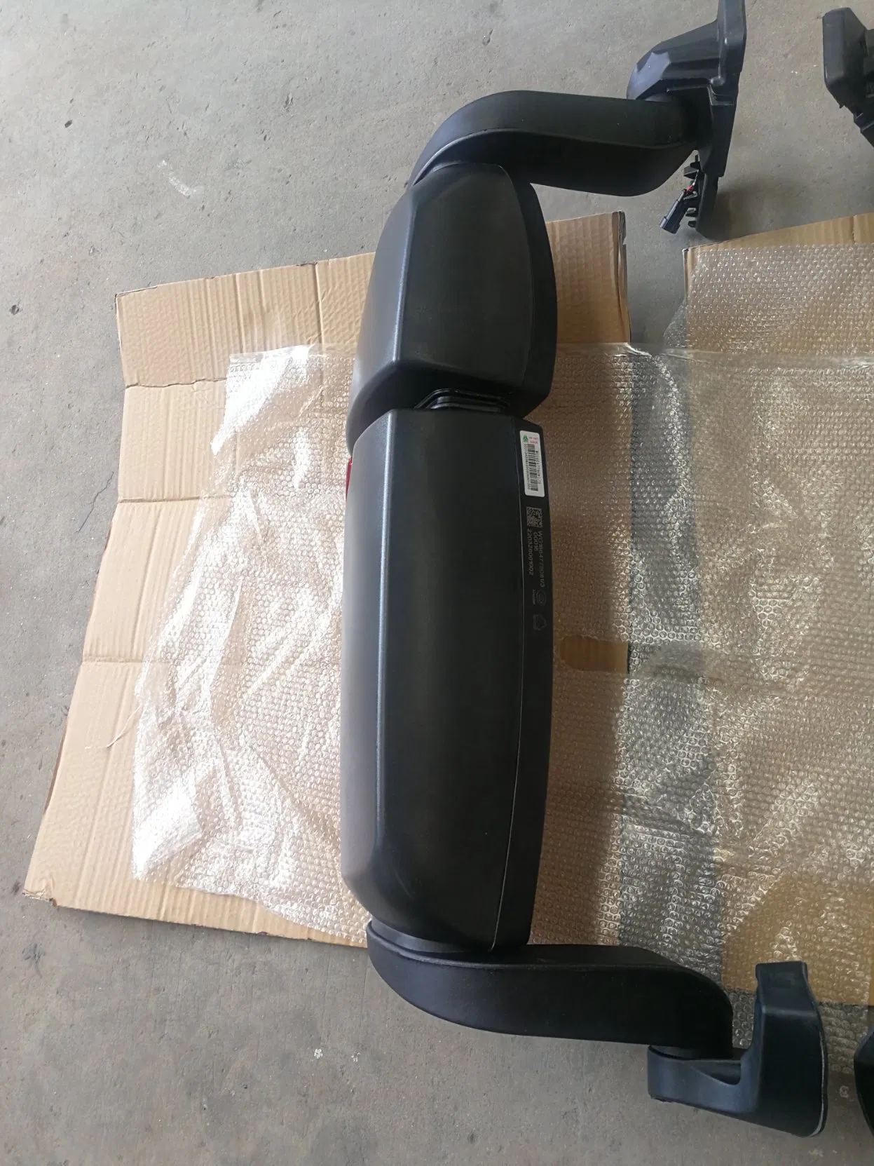 Wg1664778081 Sinotruk HOWO T7h Left Rearview Mirror Assembly