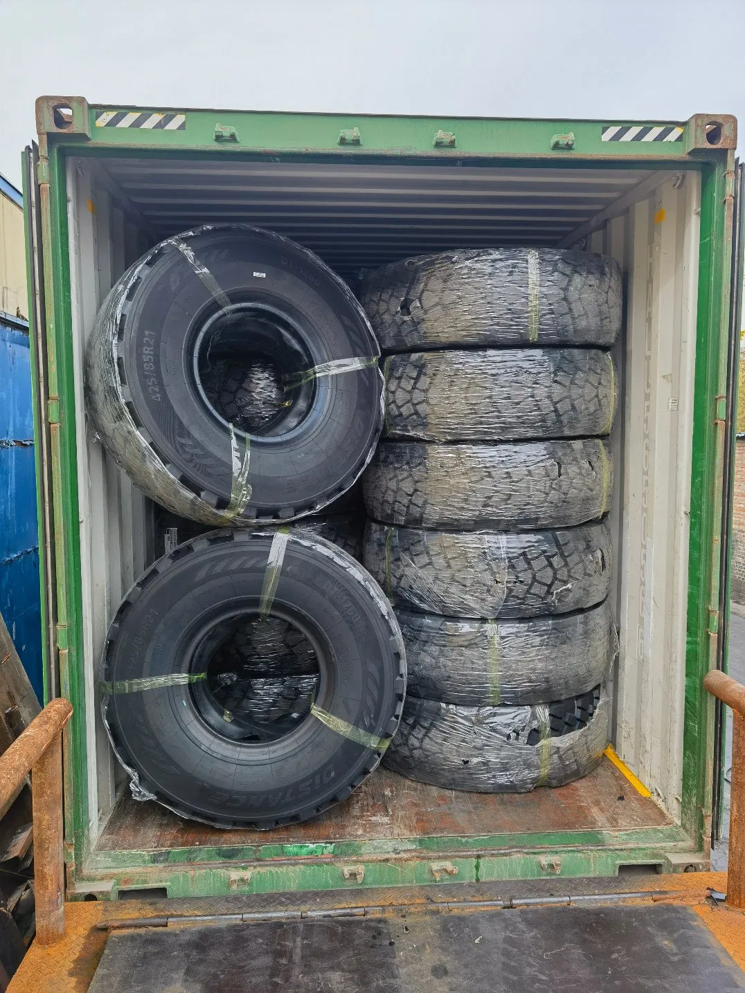 425/85r21 Tire Hot Sell in Russia