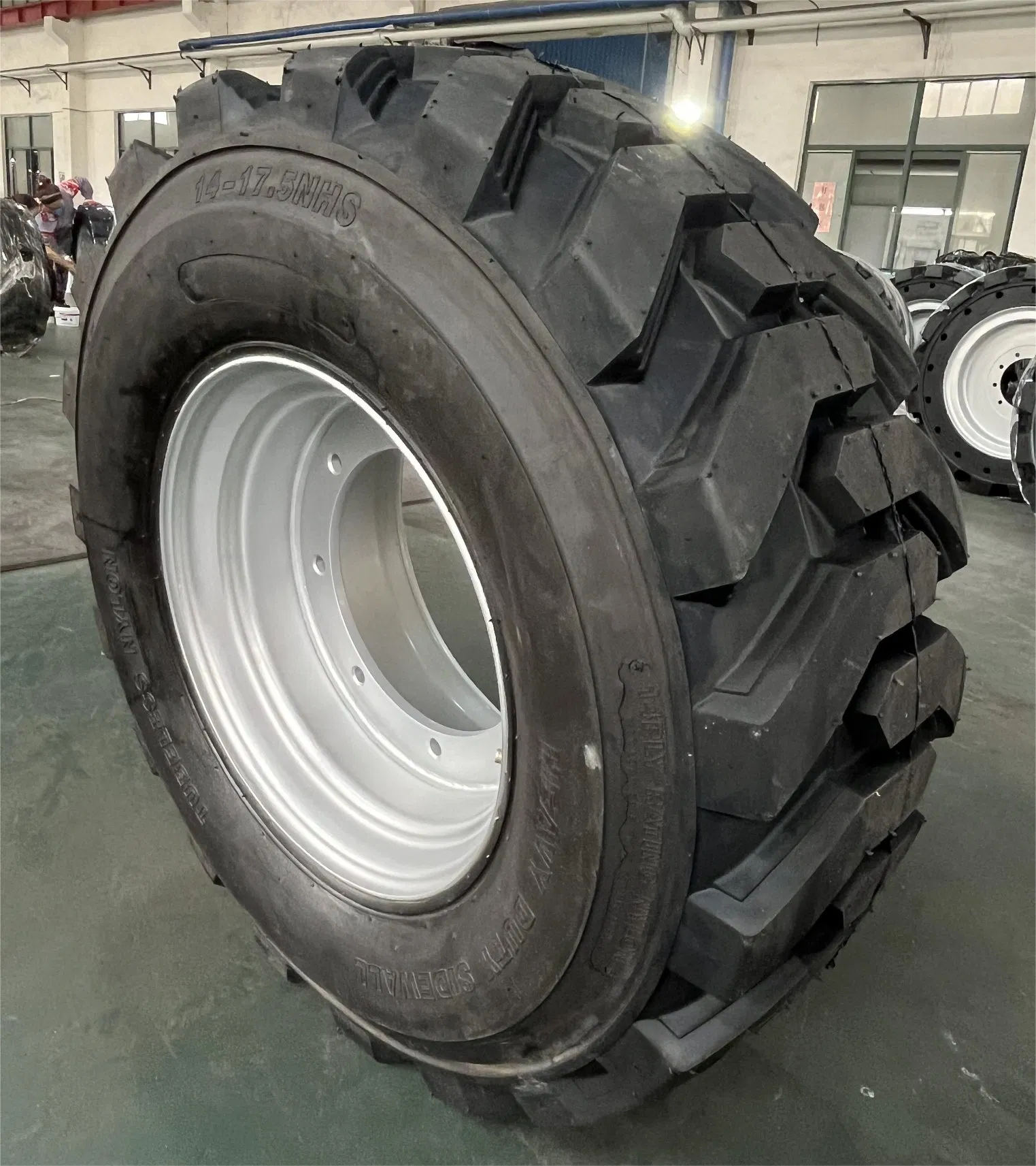 Шины цельнолитые с пеной PU для JLG, 14-17.5