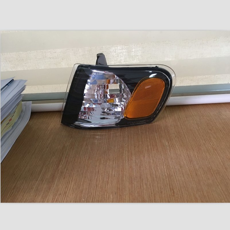 Угловая фара для Toyota Corolla 2001-2002