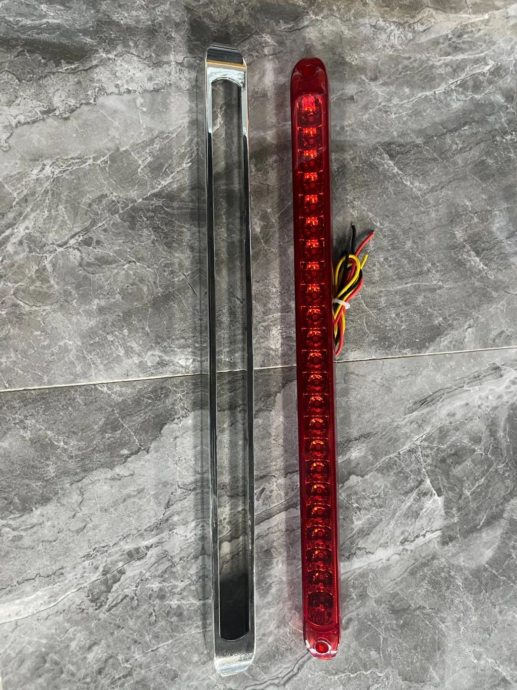 Светодиодная лампа для прицепа 19LED с сигналом стробоскопа