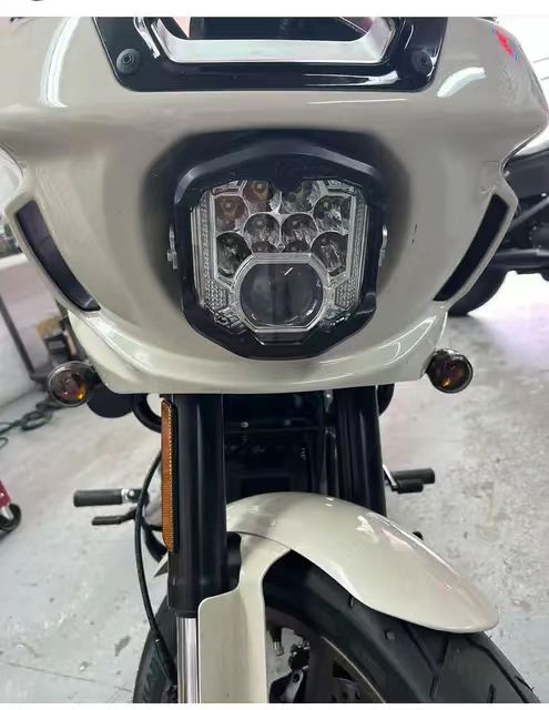 Fashion Design 95W High-Performance CREE LED High Lumen Output IP68 RGB Worklight Car Light