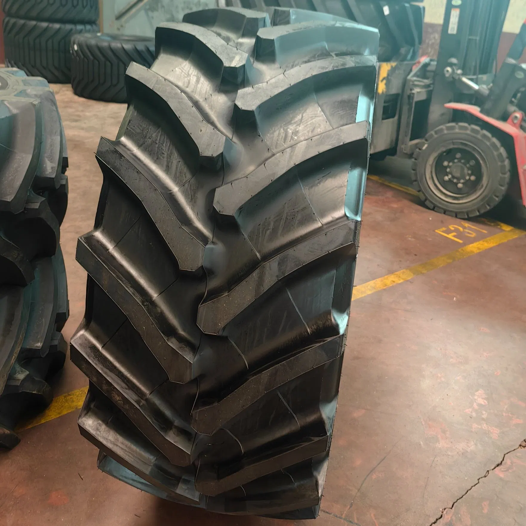 Tyres and Inner Tubes for Ursus Kat & Yto Haulage Tractor Rear and Front (520/85R38 420/85R30 420/85R28 20.8R38 16.9R30 16.9R28)