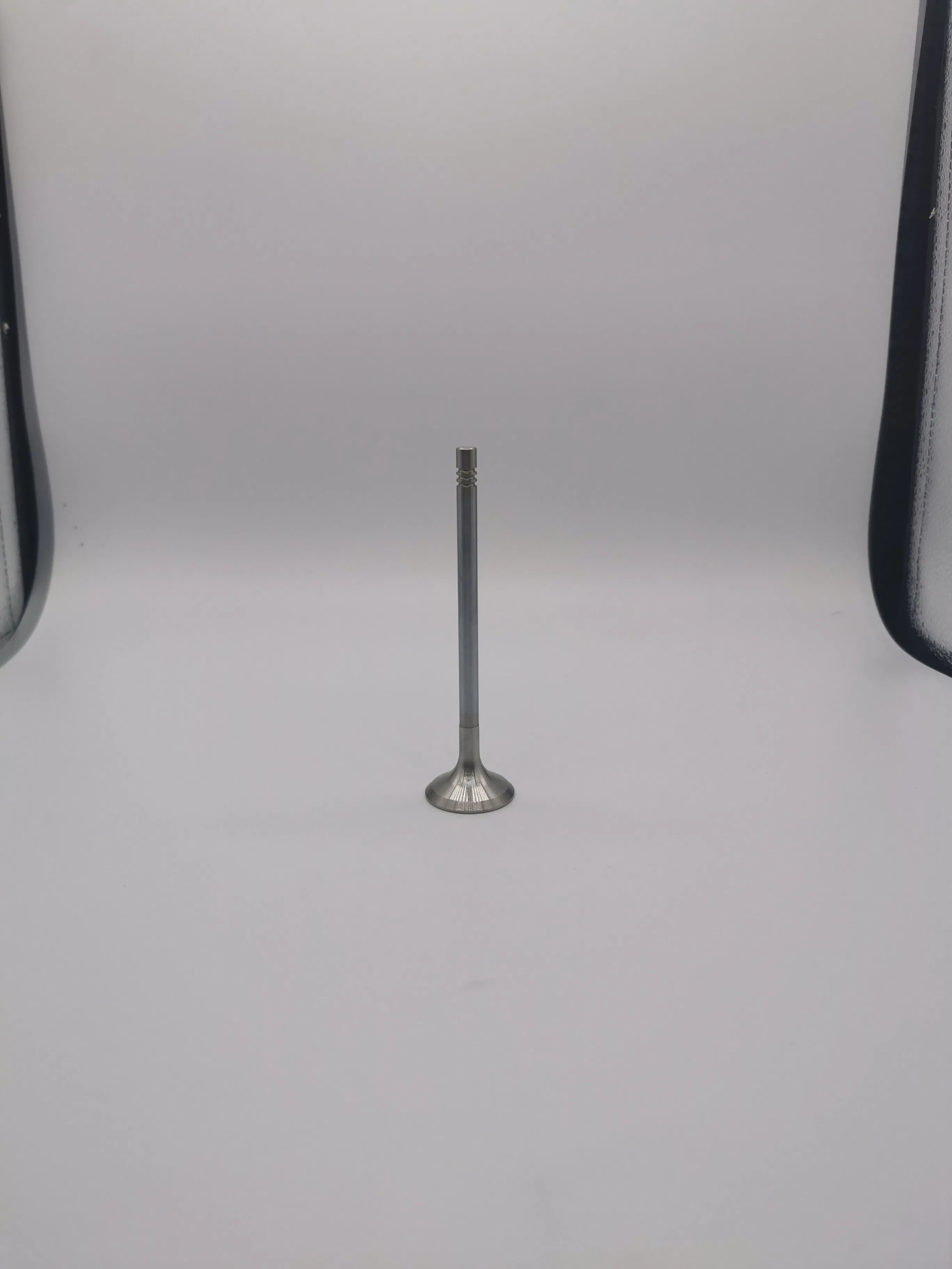 Впускные и выпускные клапаны двигателя Mercedes M272 M273