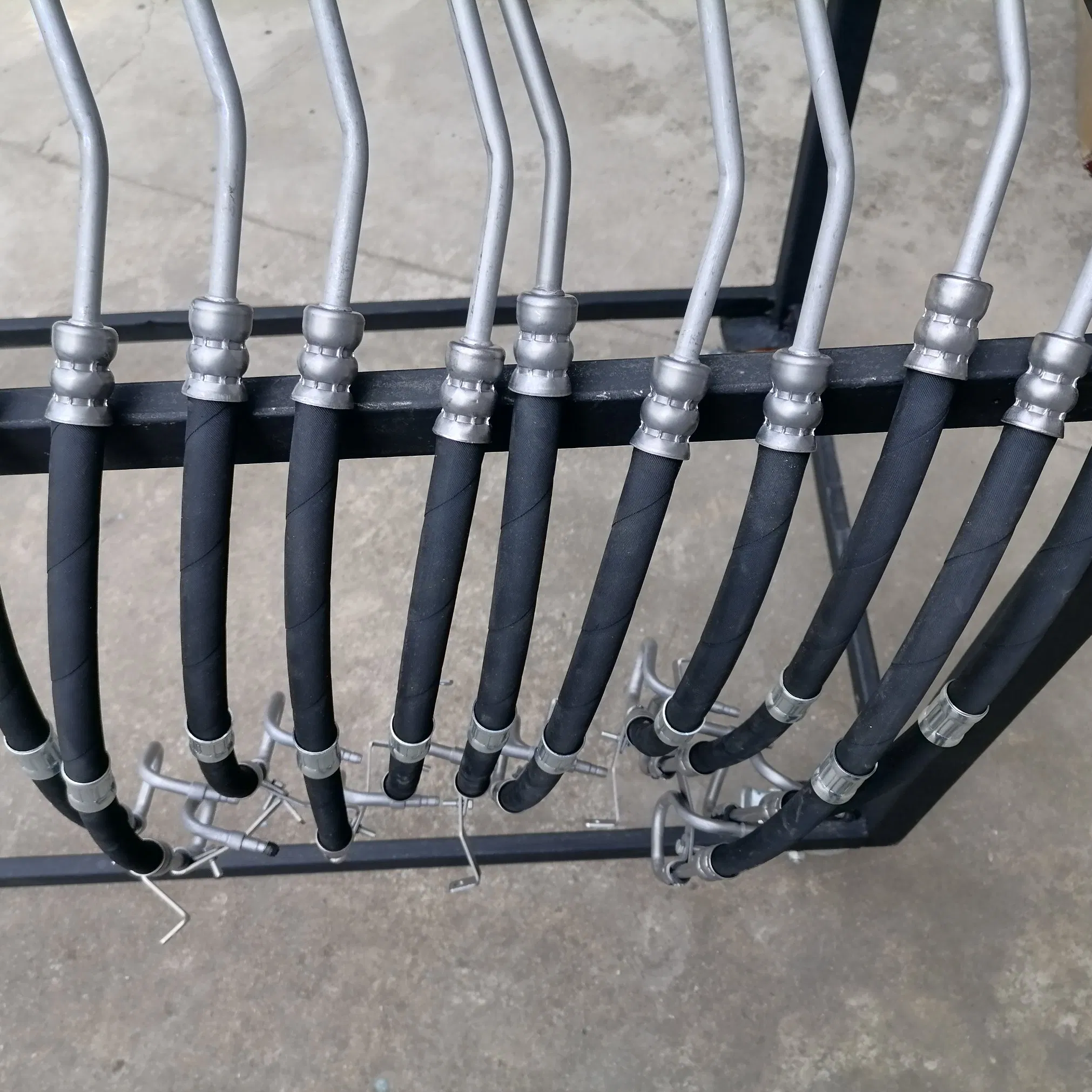 Резиновый шланг гидроусилителя руля VW 1C0422893AB