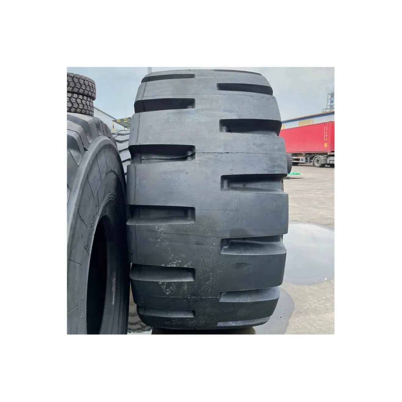 China Products/Suppliers FF-The-Road Tyre Solid 17.5-25 for Dumpers Grader Tyre of OTR Tire Industrial Tyre Solid Tyre