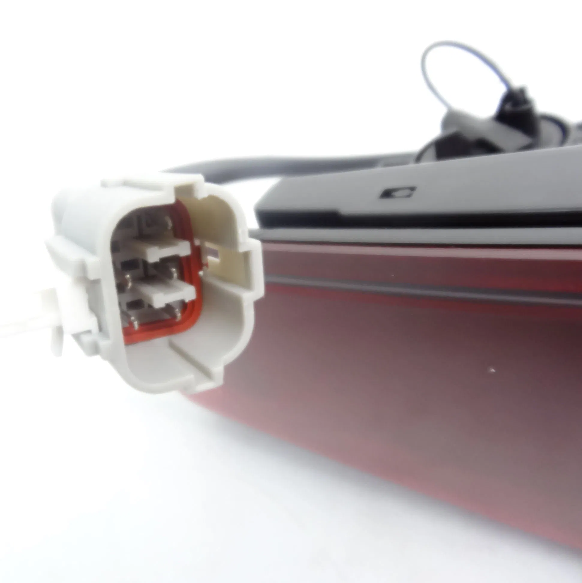 Auto Parts Rear Tail Light for Isuzu D-Max 2012 8-98012969-G