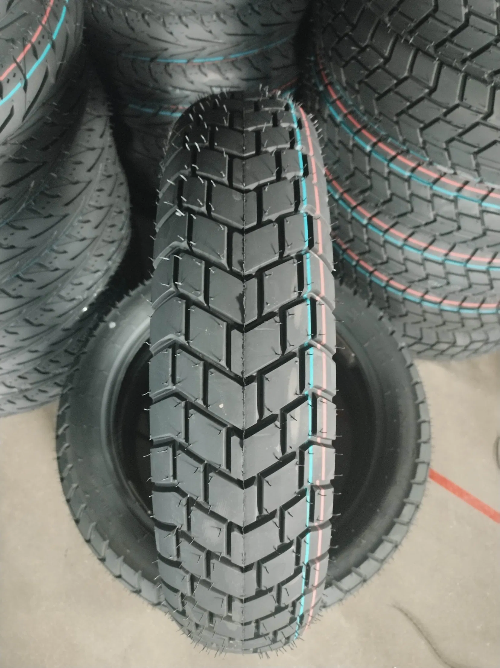 Шины для мотоцикла внедорожные 110/90-18, 300-18 и другие