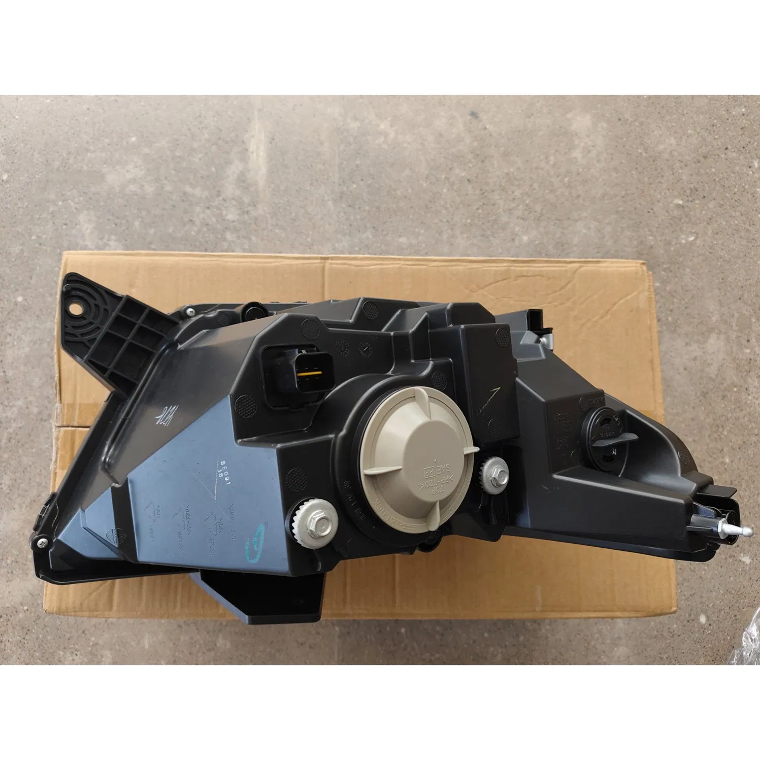 Левая передняя фара Wuling Hongguang 23646782