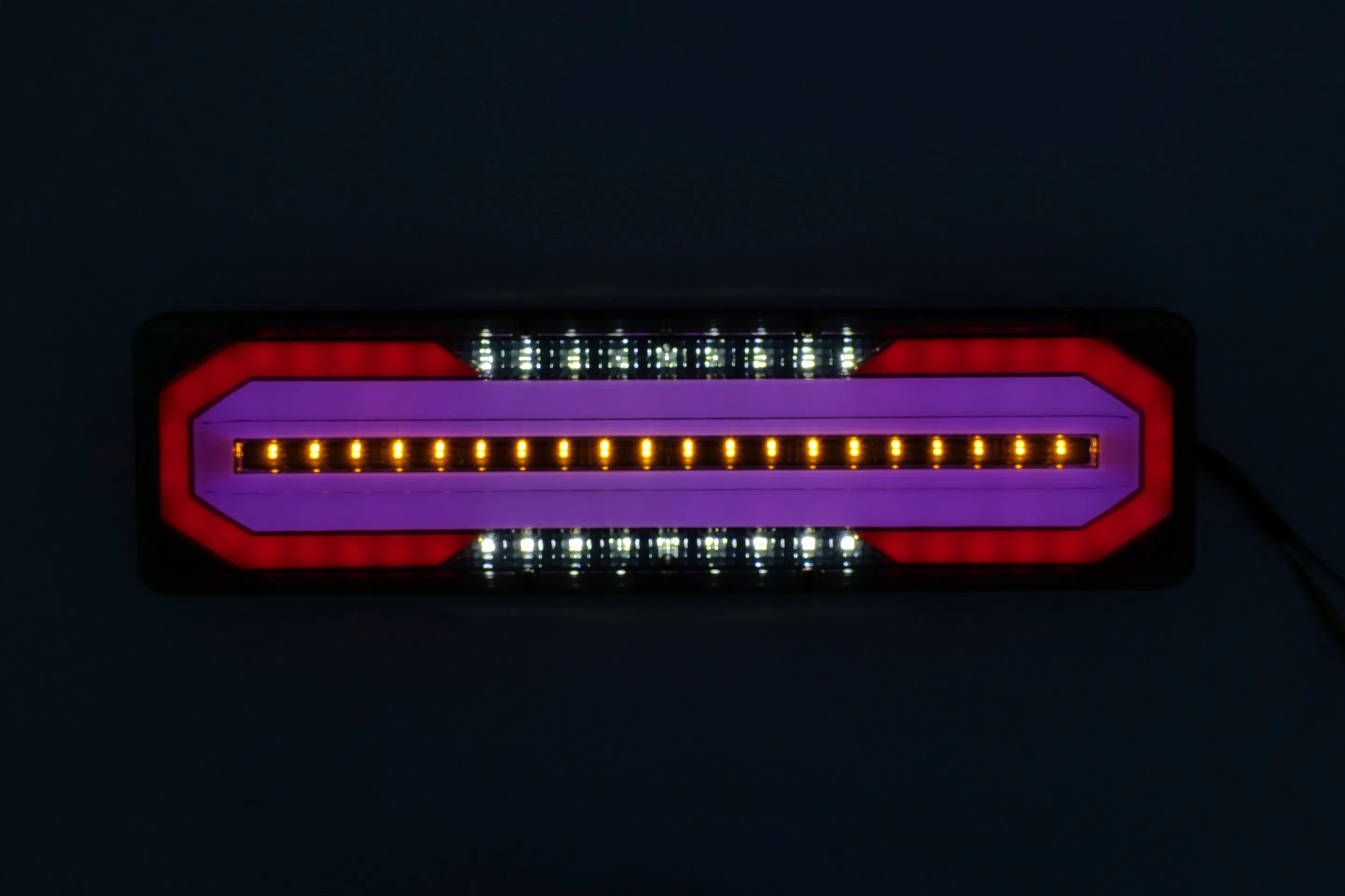 Светодиодные задние фары с поворотником и потоком света