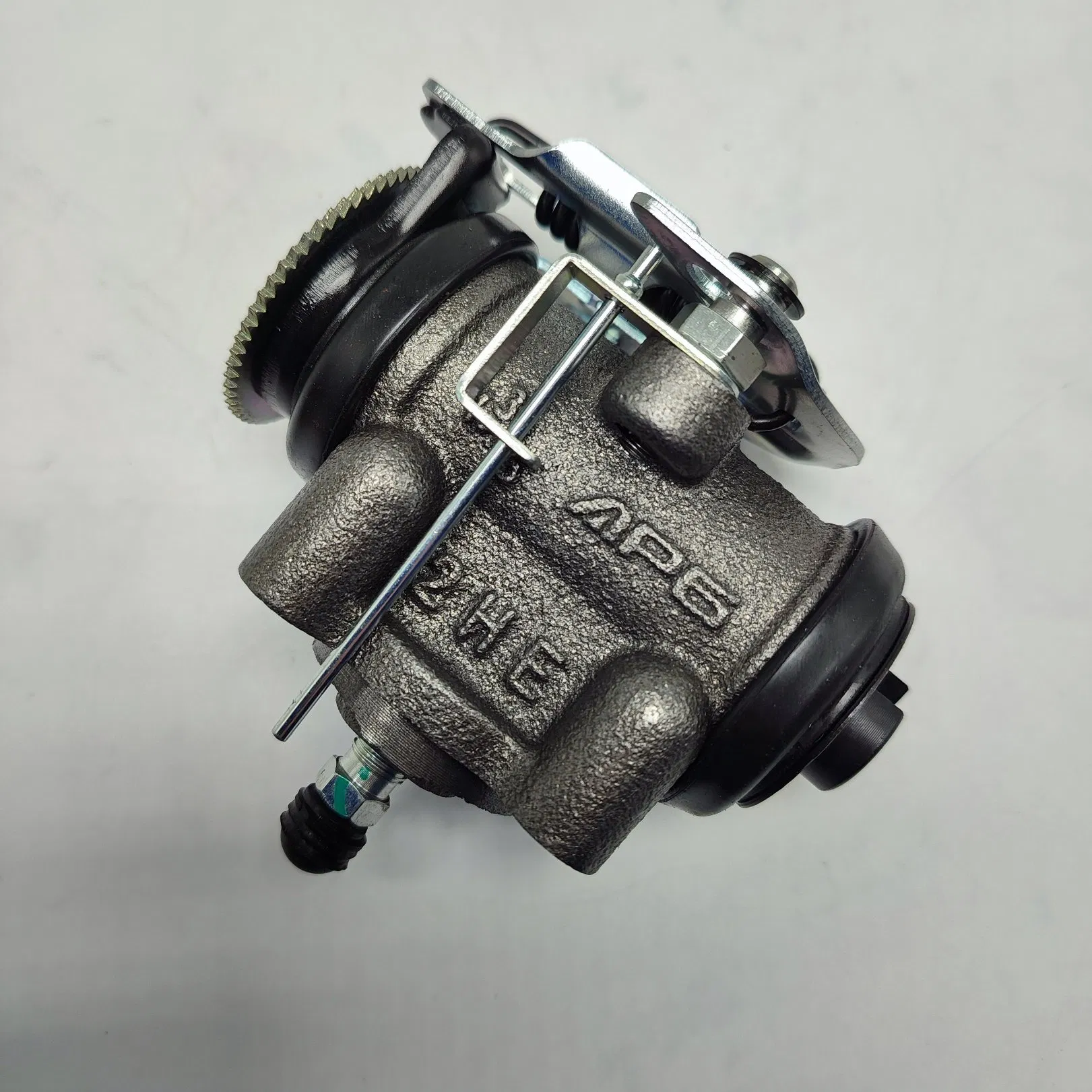 Главный тормозной цилиндр задний саморегулируемый JMC Vigus 1030