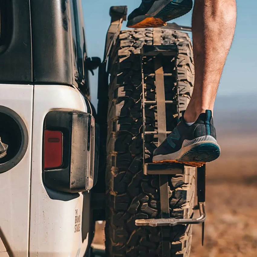 Non-Slip Folding Ladder for Truck Tire Service and Wheel Access