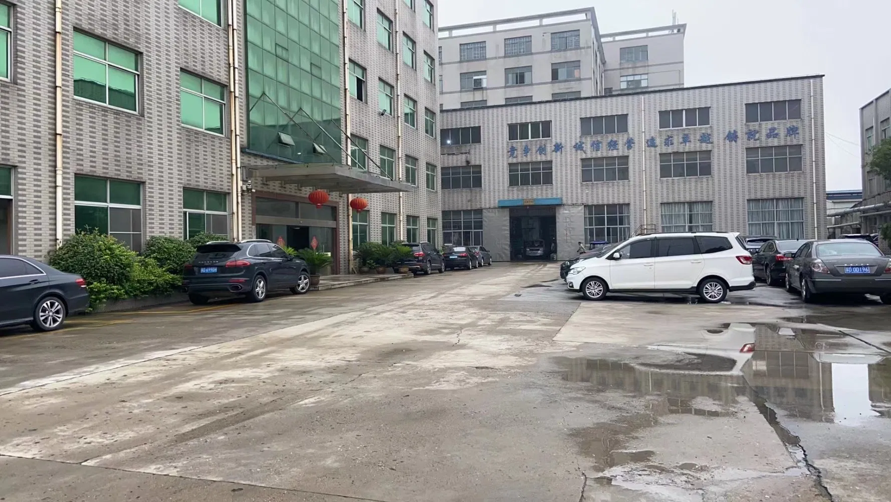 Car Bumper Front Bumper Grille Kit for Toyta RAV4 2023