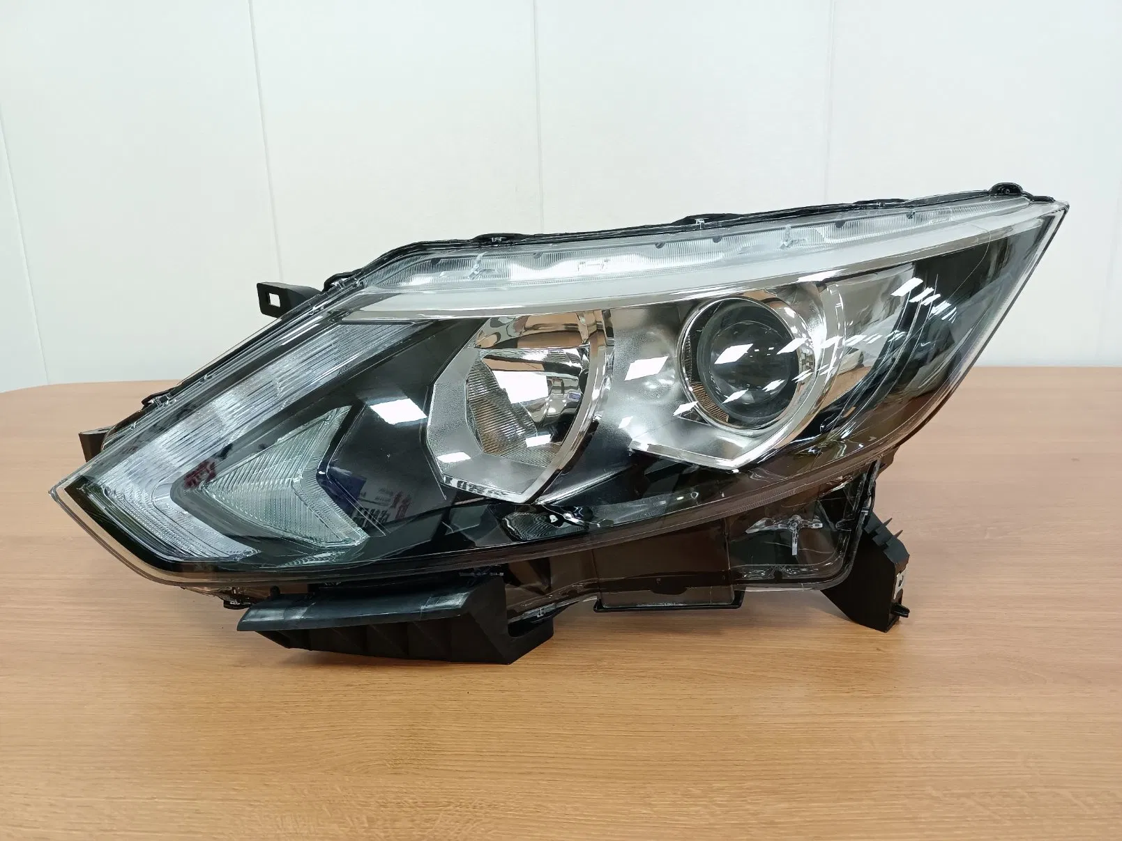 Фара головного света для Nissan Qashqai 2016