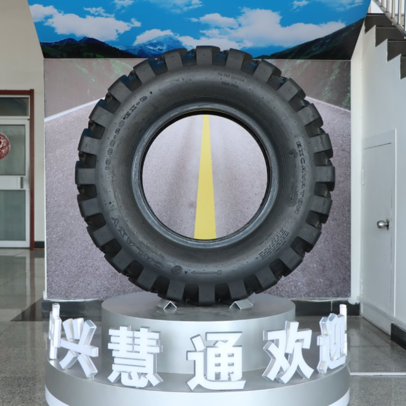 10.00-20-16 Excavator Tire with Ht816 Pattern