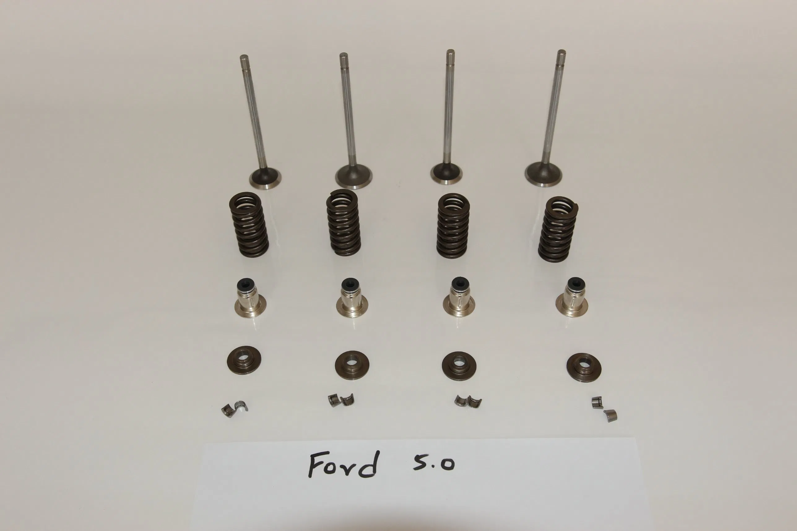Впускные и выпускные клапаны для дизельного двигателя Ford 5.0