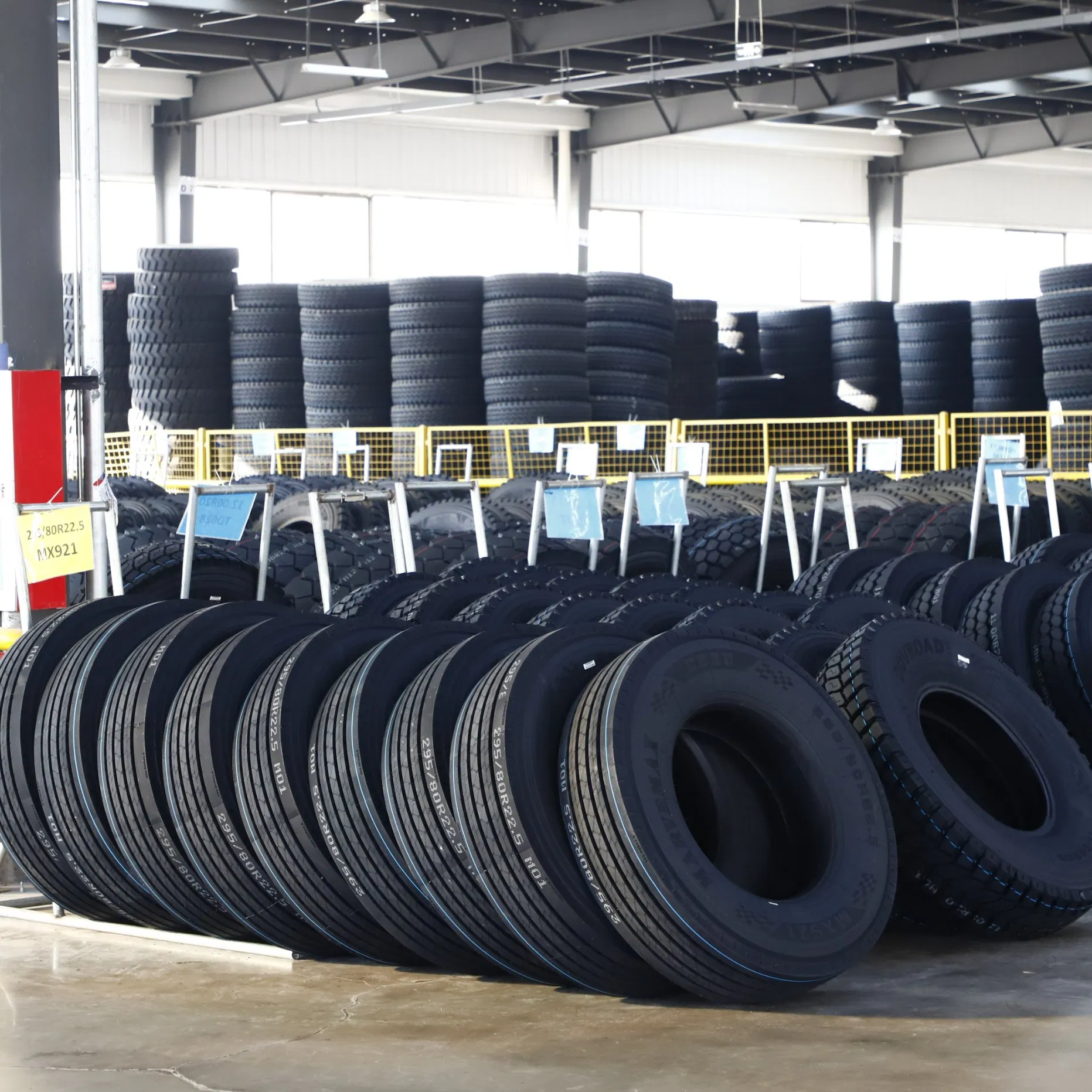 325/95r24 255/70r22.5 275/70r22.5 Truck Tire Wholesale High Quality Cheap Price Hot Sale Radial Tyres