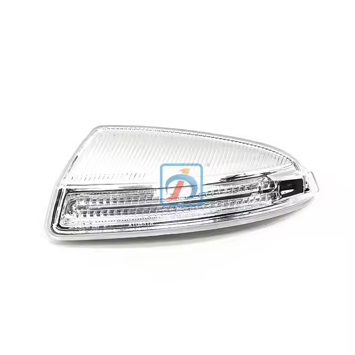 Повторитель поворота в зеркало для Mercedes W204