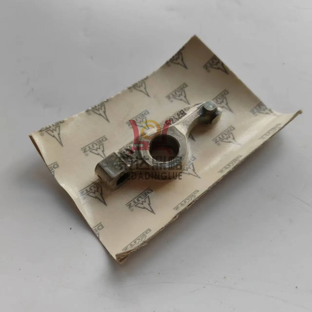 Кронштейн коромысла клапана 02109628 для Deutz BF4L2011