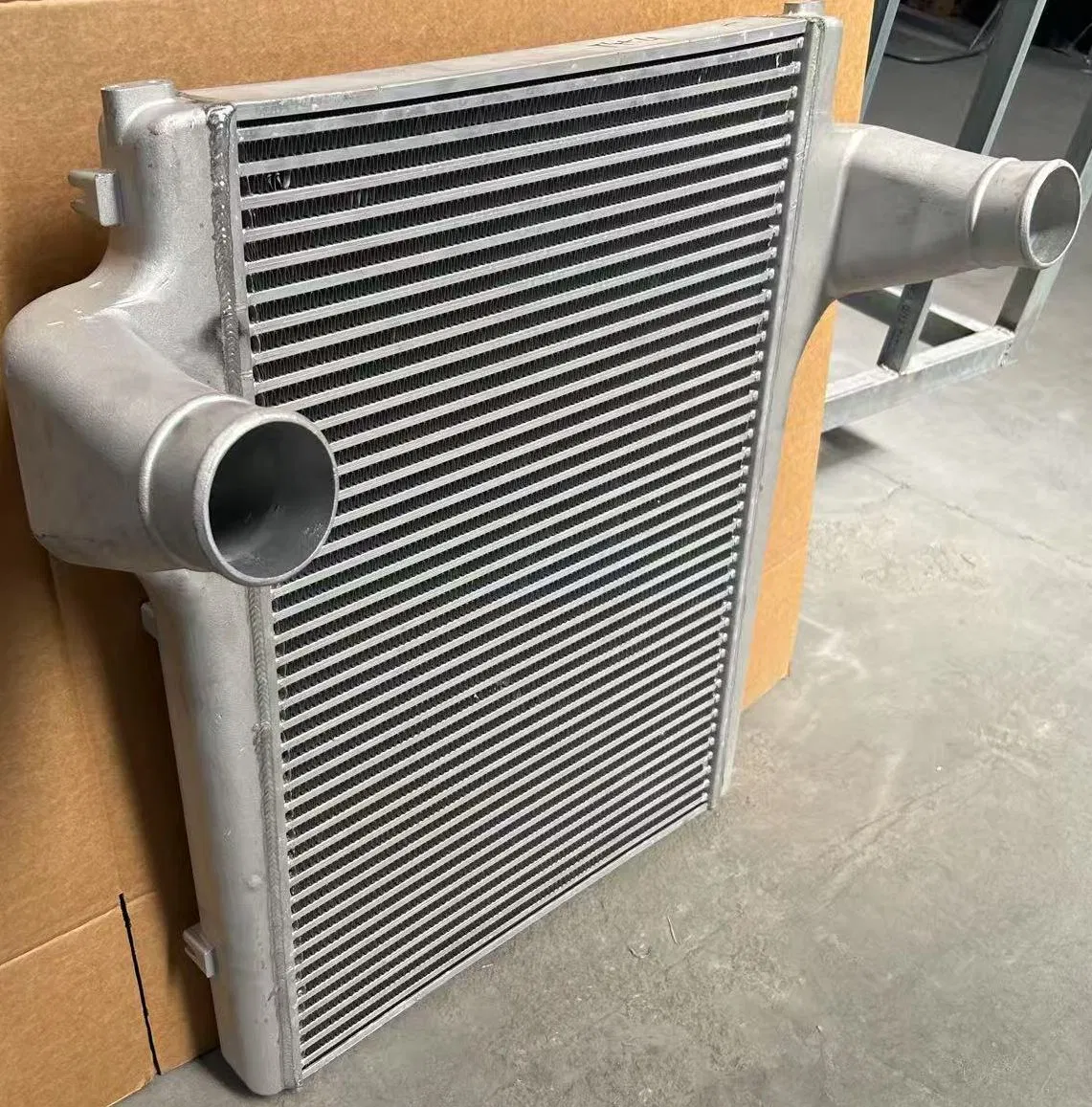 Интеркулер для грузовиков T45L1, алюминиевый