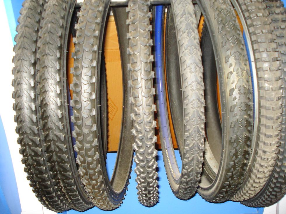 Велосипедная шина 700x19/23c, 700x35/42c