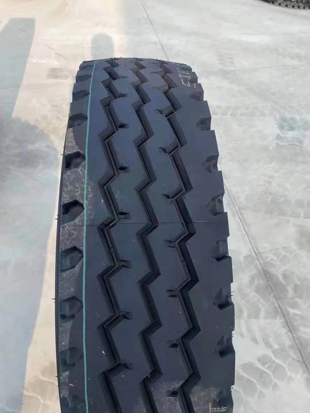 G2/L2 Loader/ Cross-Country/ Heavy Load Dump Truck/Dumper/ Scraper/ Lorry Tyre OTR Tire 17.5-25