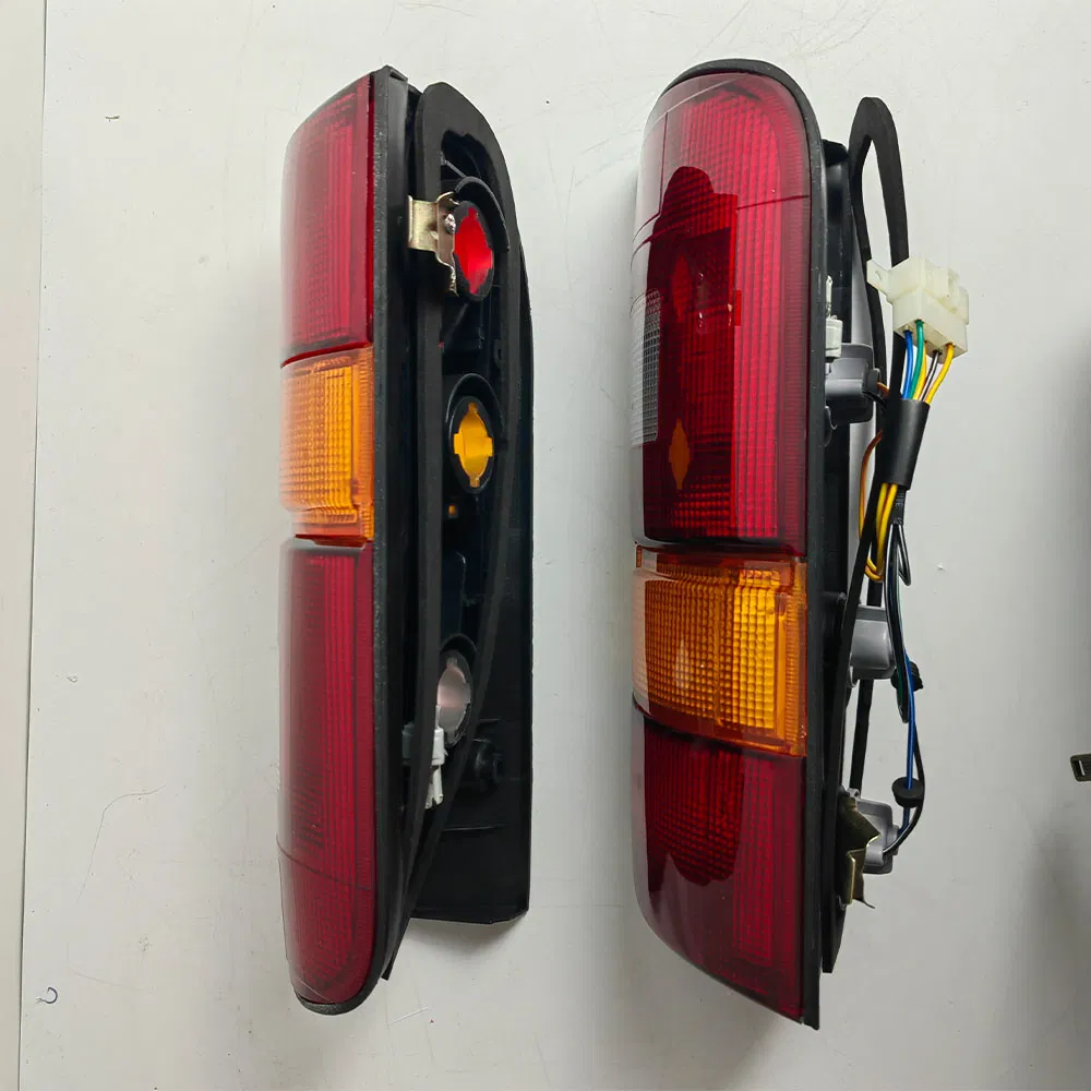 Car Pair 1986-2004 Taillight Brake Light for Toyota Hiace Rzh133 Rear Lights