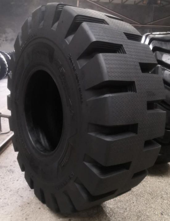 Agricultural Tractor Drive Wheel Tire Farm Tire 12.4 24 12.4-24