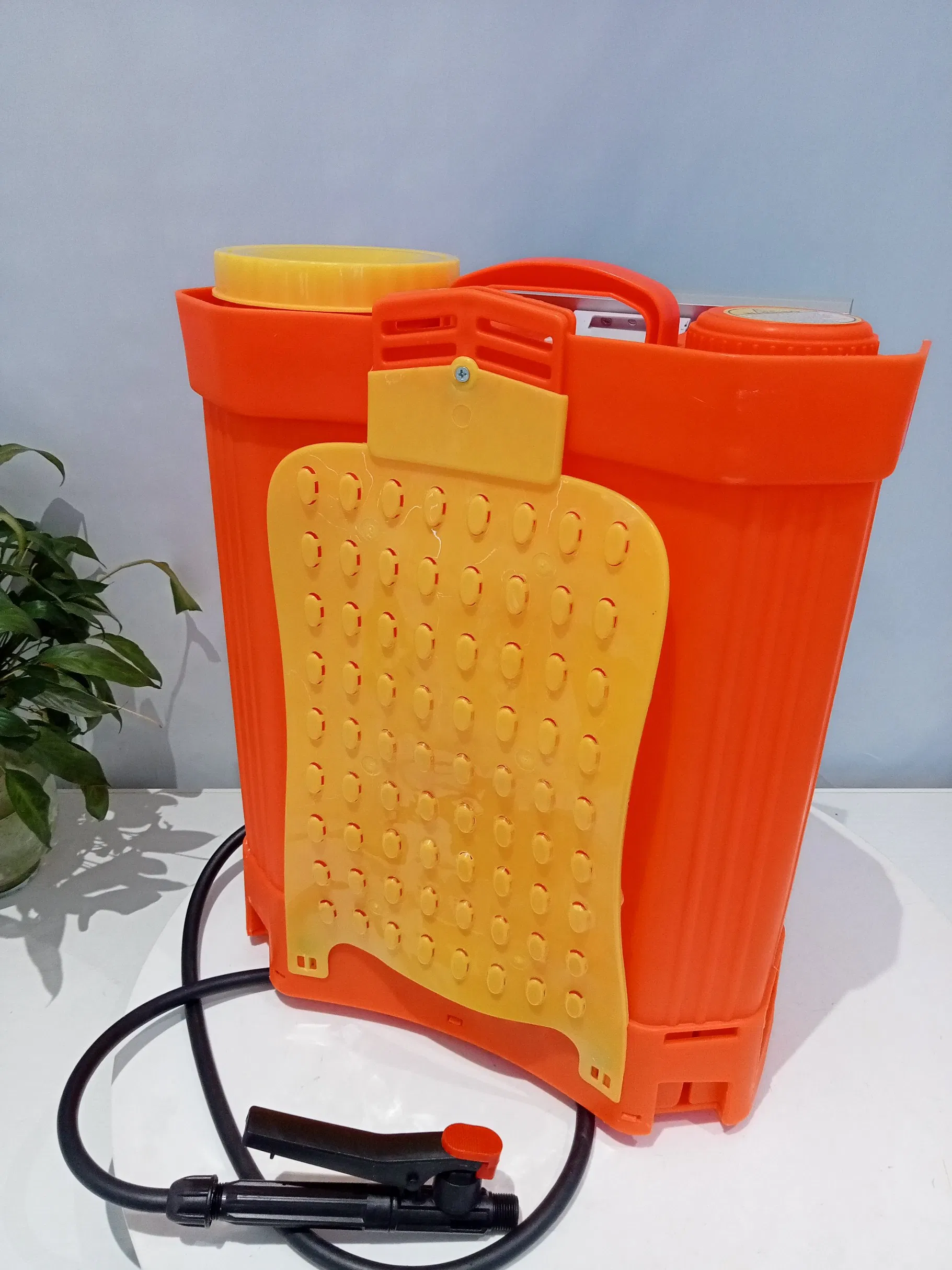 Ранцевый опрыскиватель Farmguard 16л с солнечной панелью