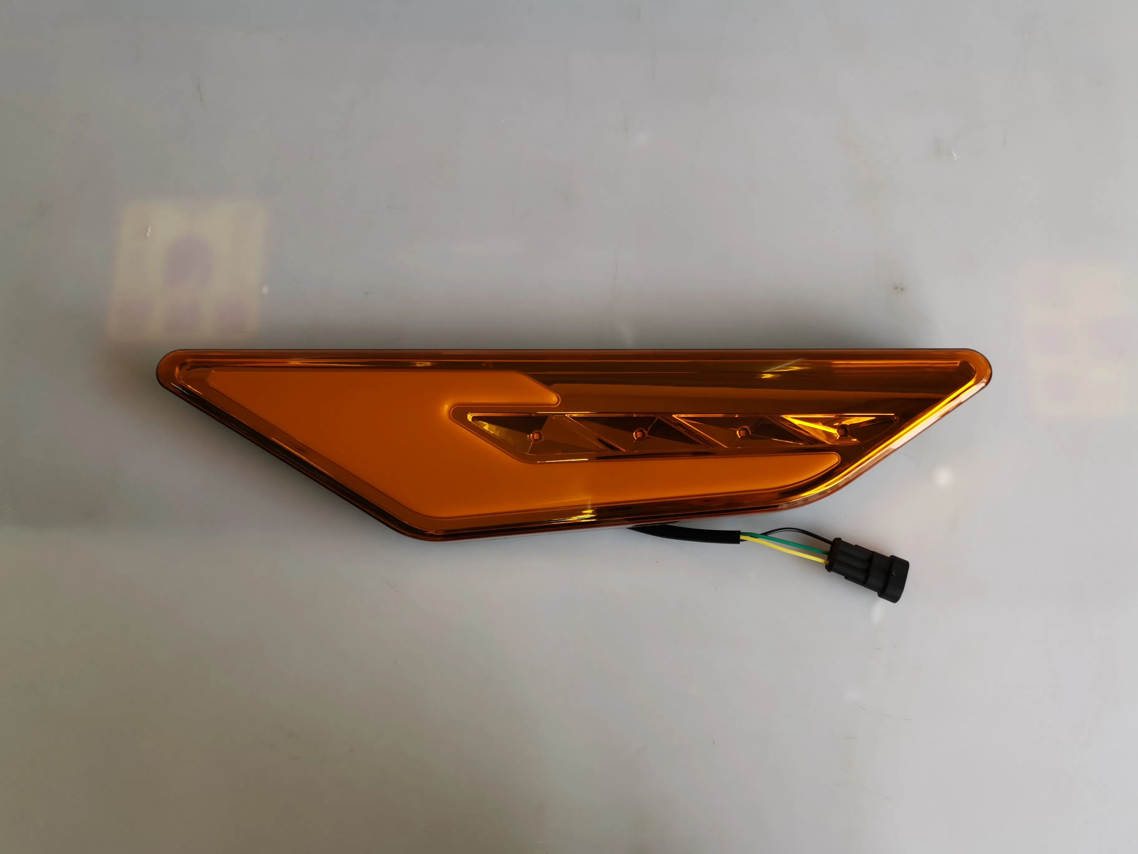 Боковая светодиодная лампа для авто