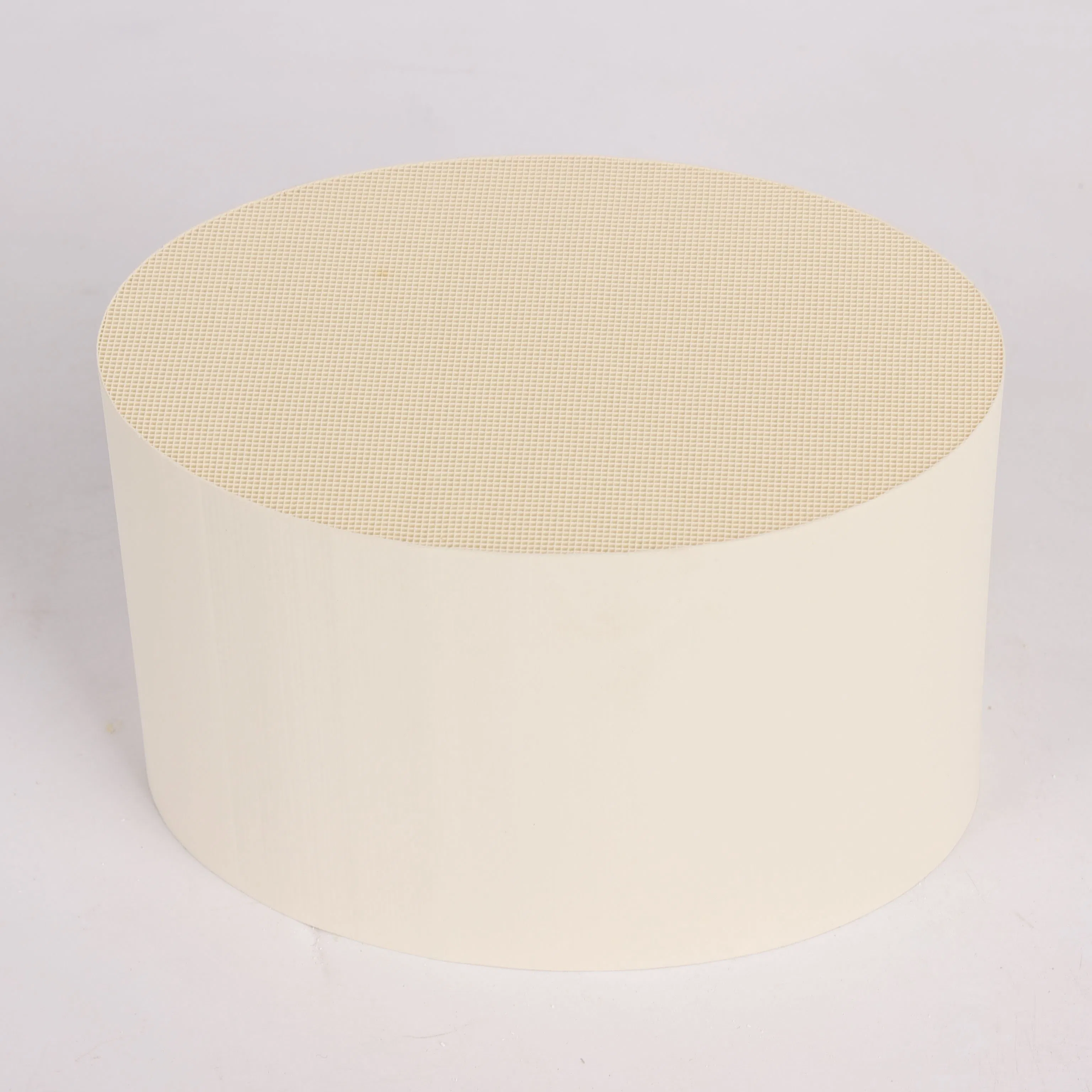 Керамический катализаторный носитель из кордиерита