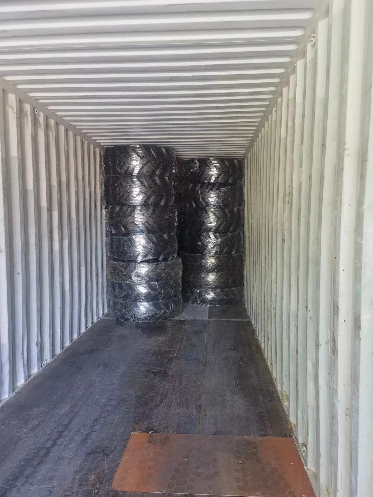 Manufacturer Truck Tyre OTR Tyre Loader Dumper off-Road Mining Kama 1400-20