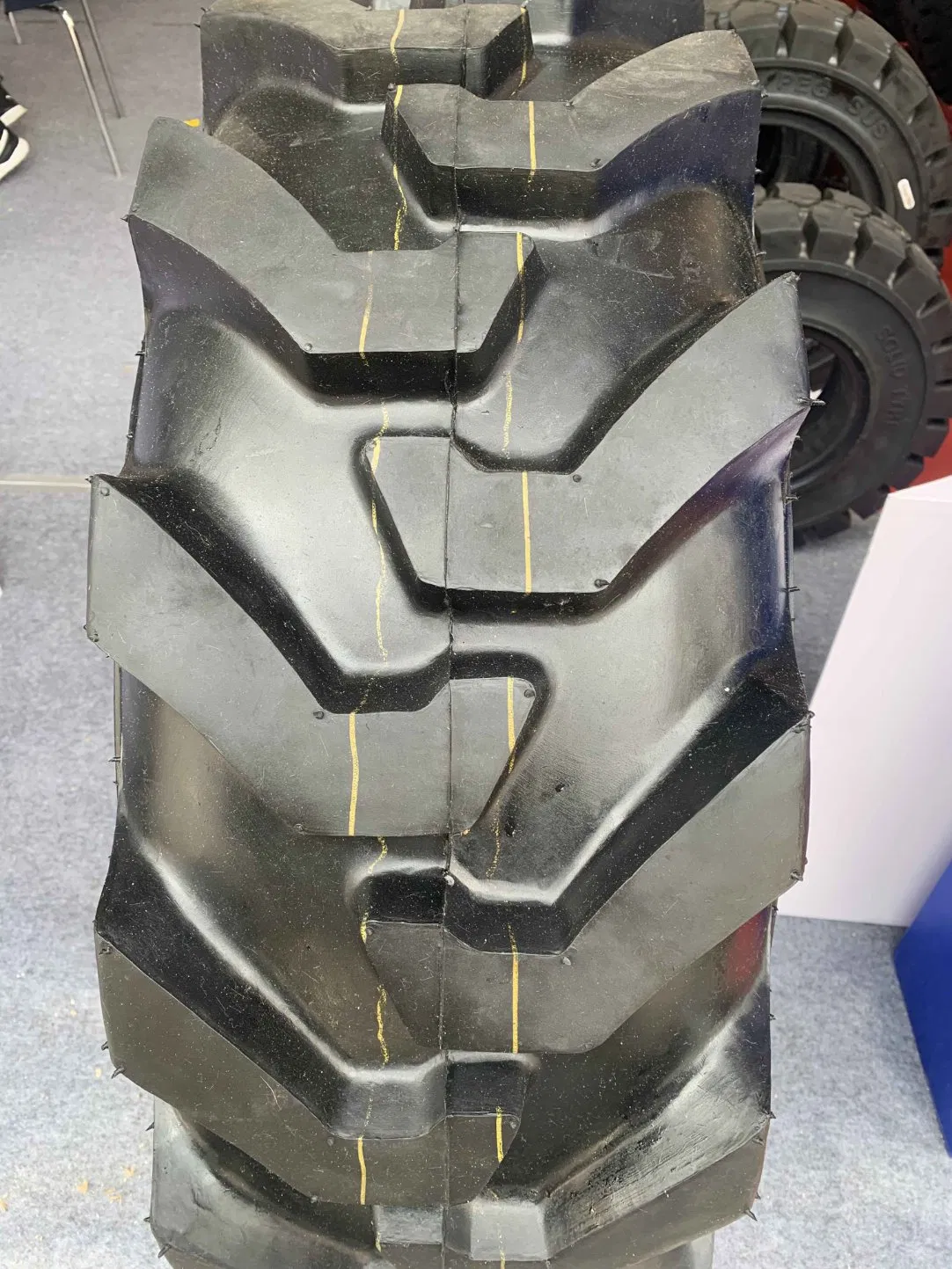 380/85r34 420/85r34 460/85r34 Herringbone Corn Harvester Radial Tractor Tire