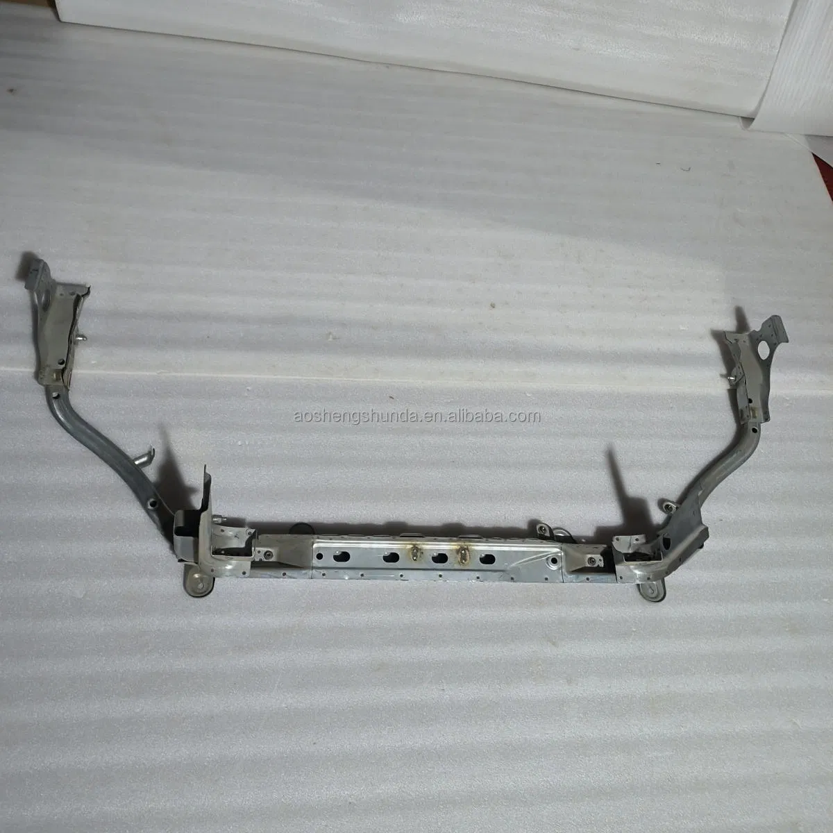 Верхняя рамка радиатора Buick Envision 23355621, 23326564, 23349251