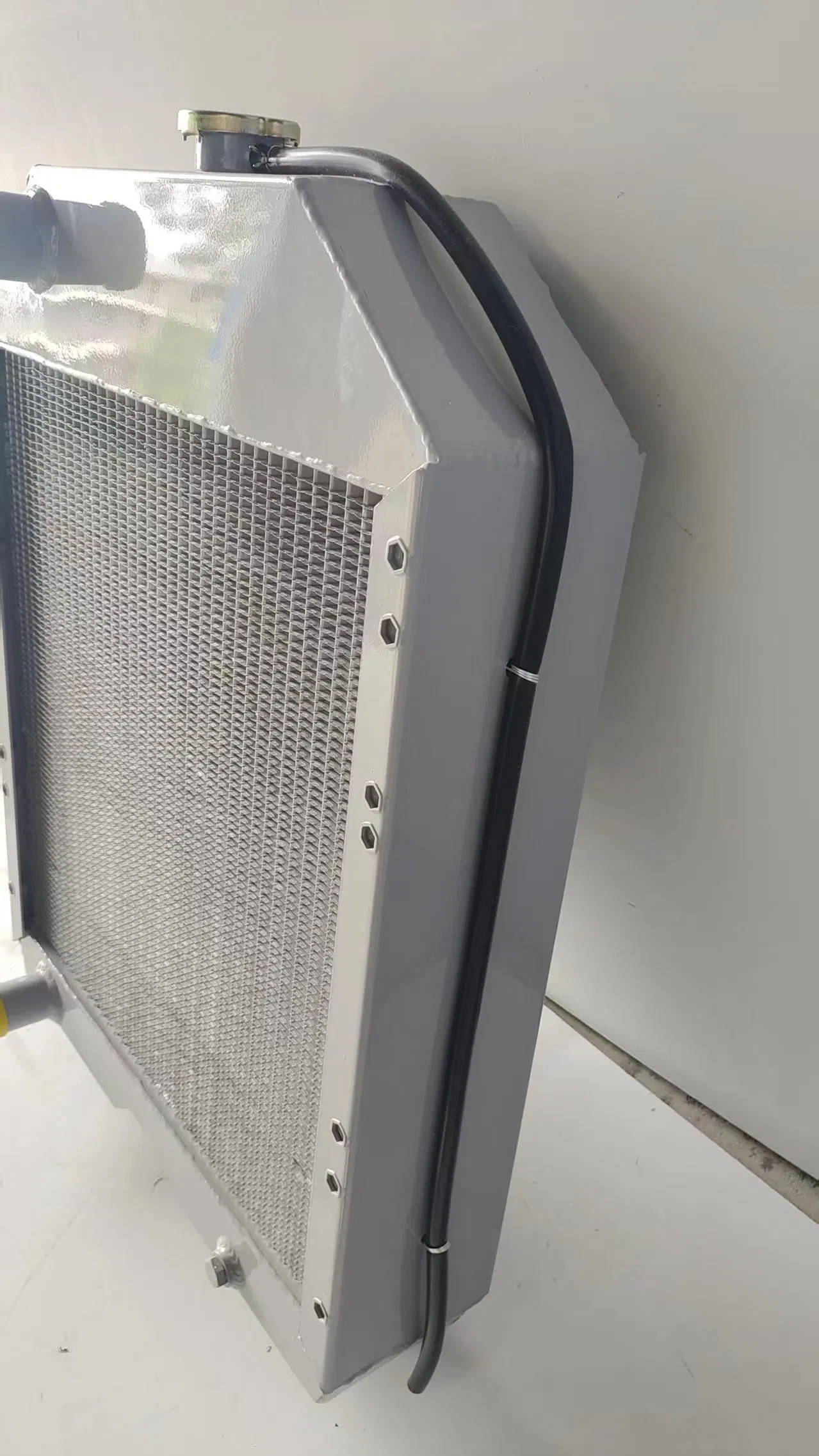 Радиатор алюминиевый Massey Ferguson / Landini 1824627m91