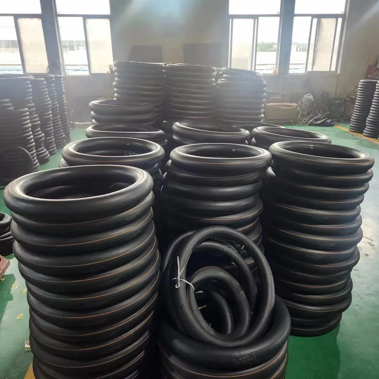 Камера мотоциклетная 3.00-14 (300-14)