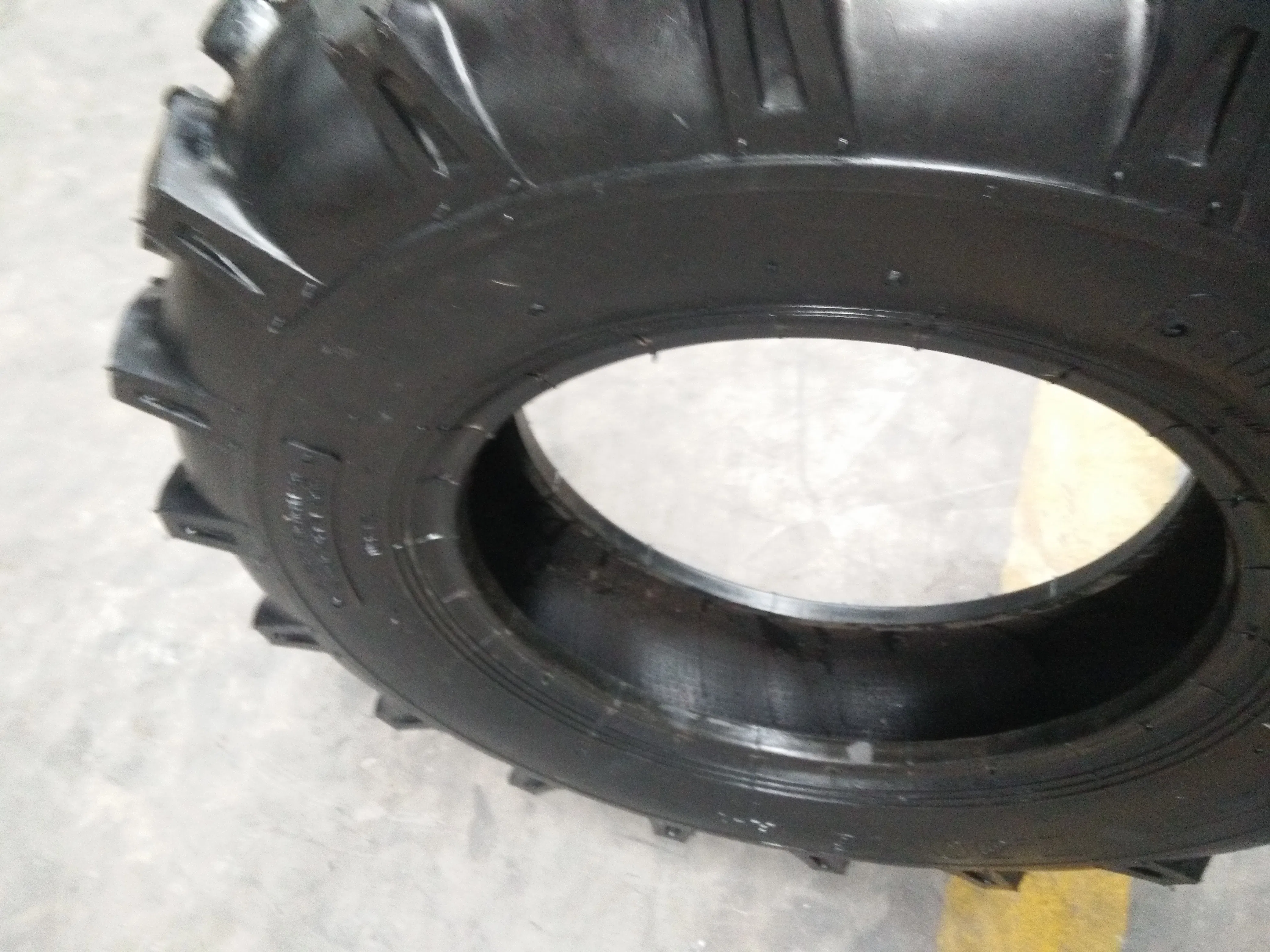 600-12 6.00-14 R1 Tt Tube Tyre for Reliable Tractor Use