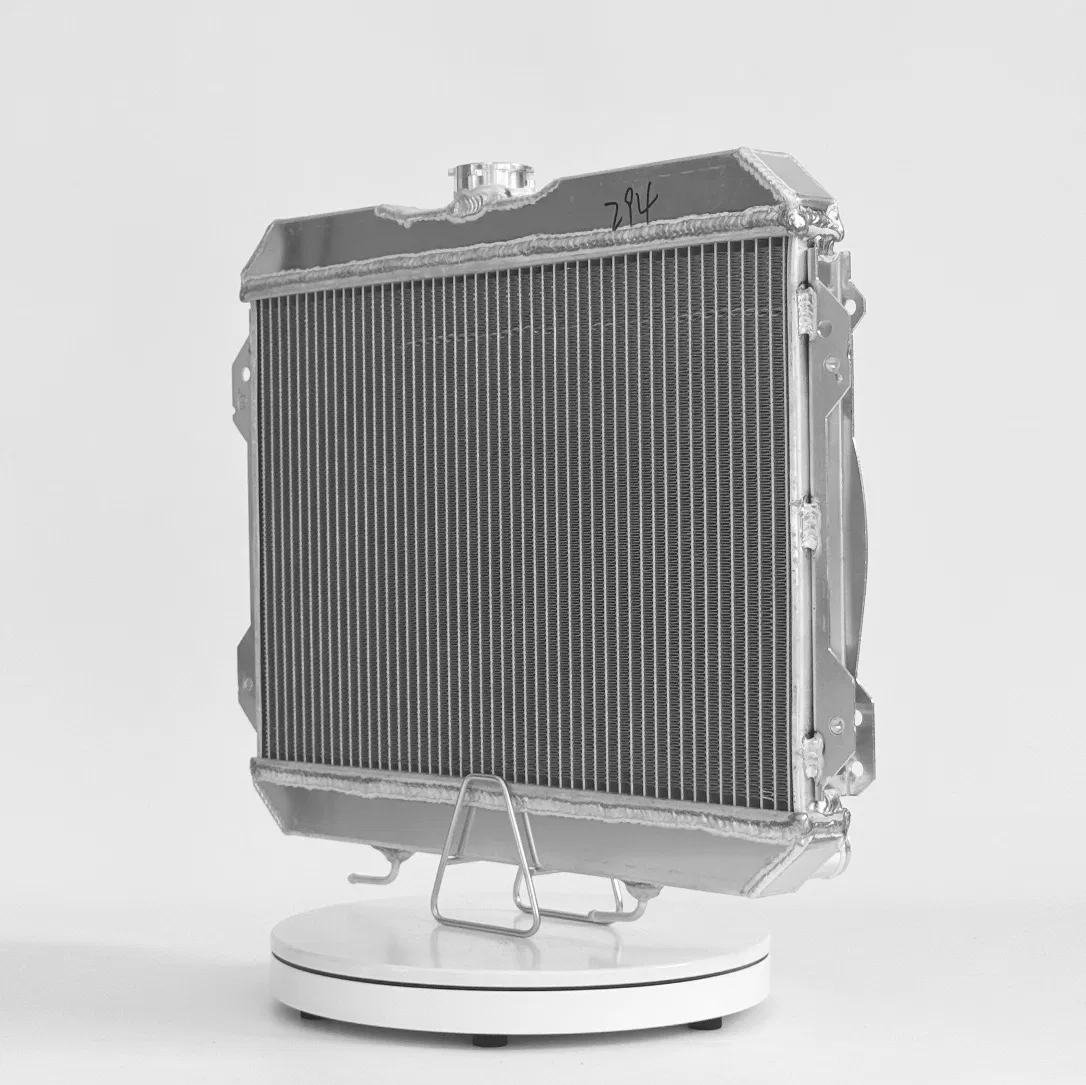 Радиатор алюминиевый SRW294 для Toyota Corolla 75-79