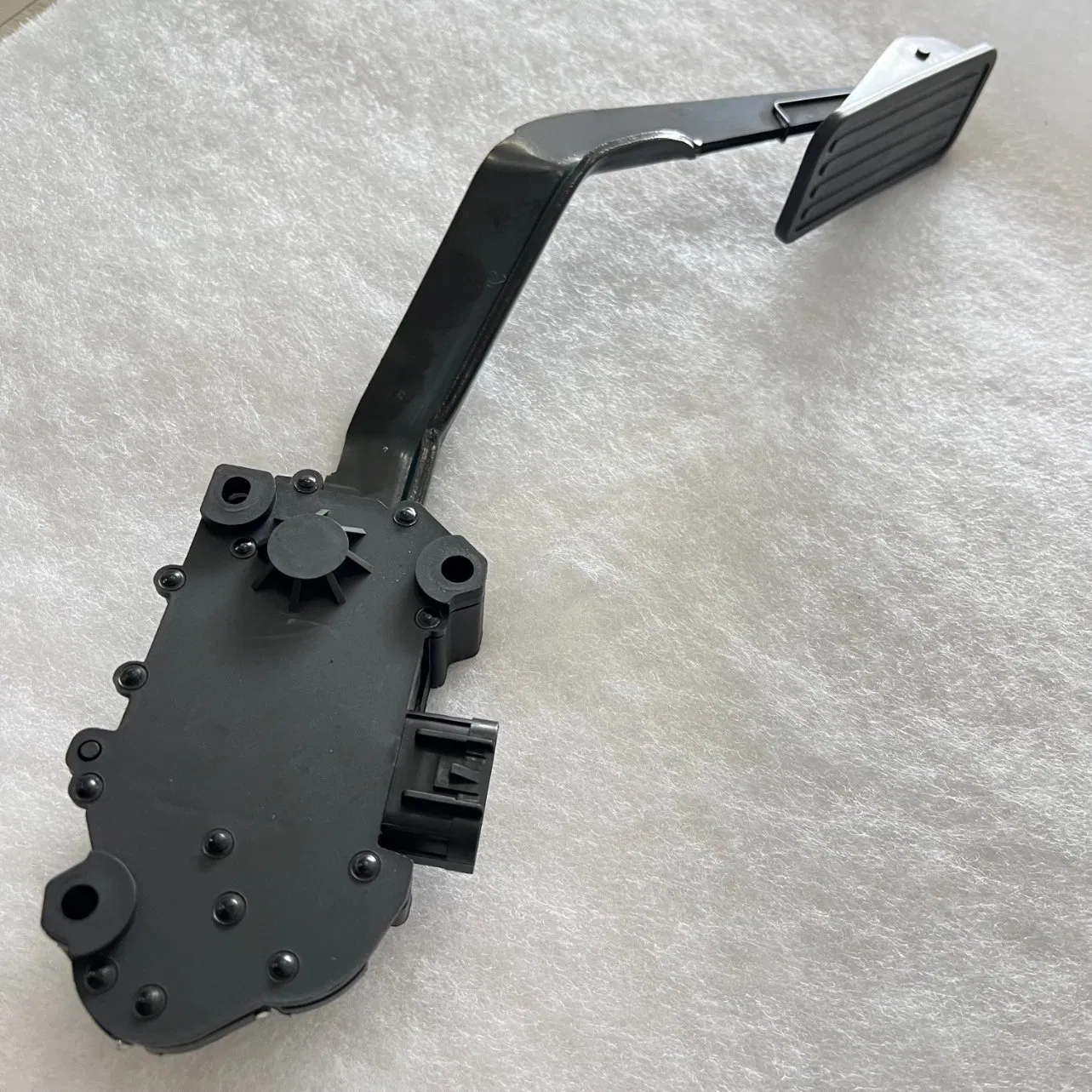 Педаль акселератора 15150990 для Isuz Ascender