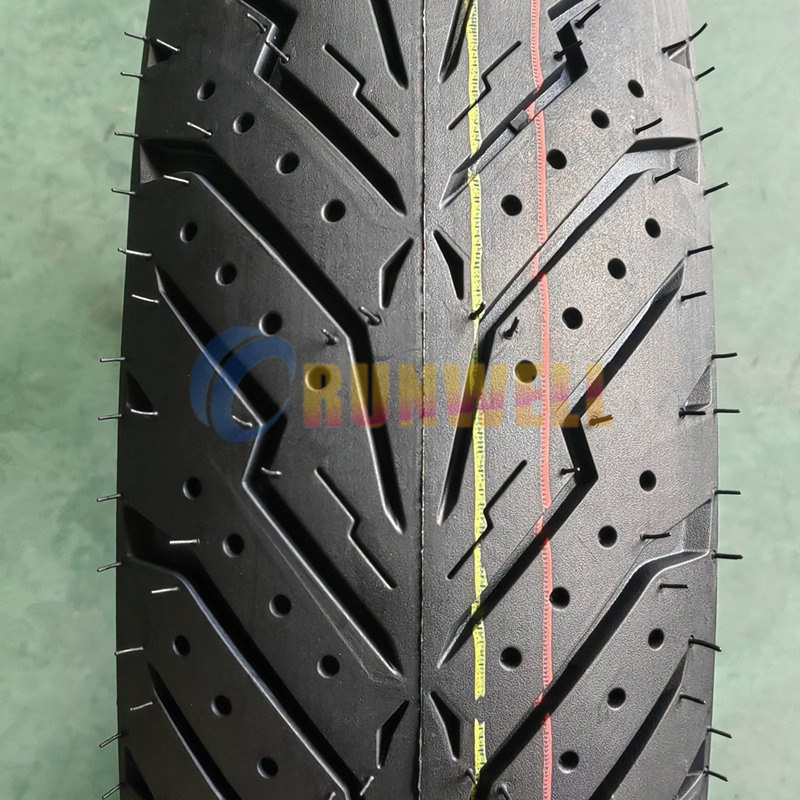 Шины для мотоциклов и скутеров RUNWELL, бескамерные