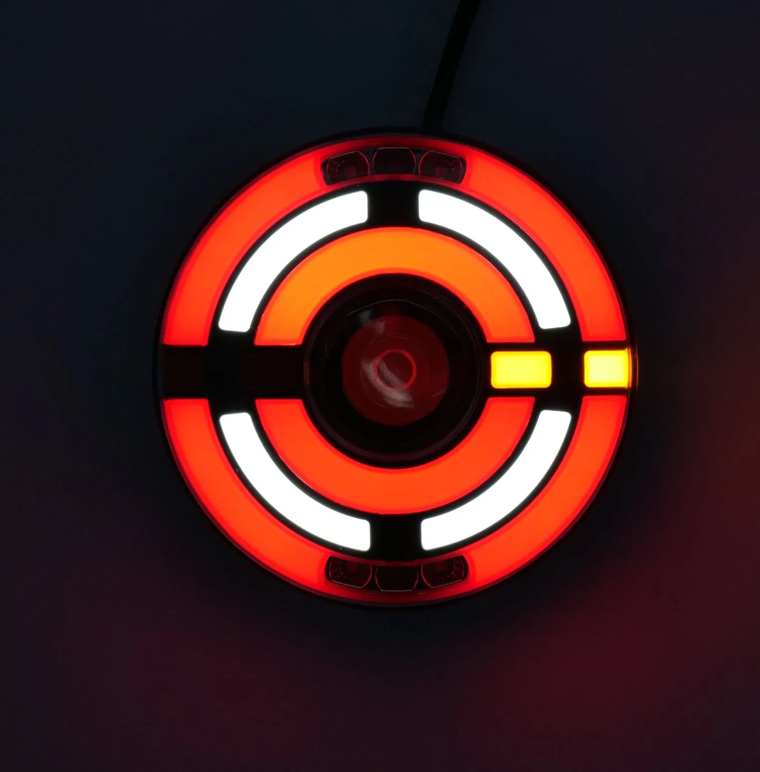 Светодиодные стоп-сигналы и поворотники для грузовиков