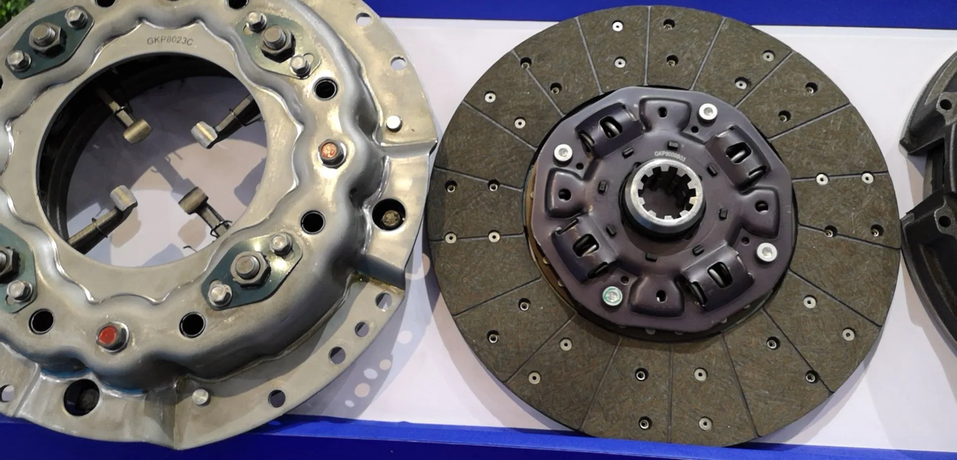 Shelf Auto Part Truck Clutch Cover Assembly for European Vehicles