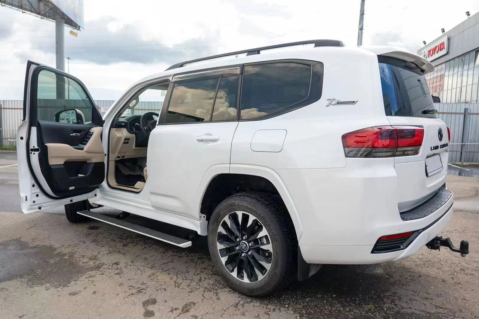 Weijia Universal 4X4 Auto Accessories Run Automatic Power Electric Running Board Car Side Step for Toyota Land Cruiser LC300