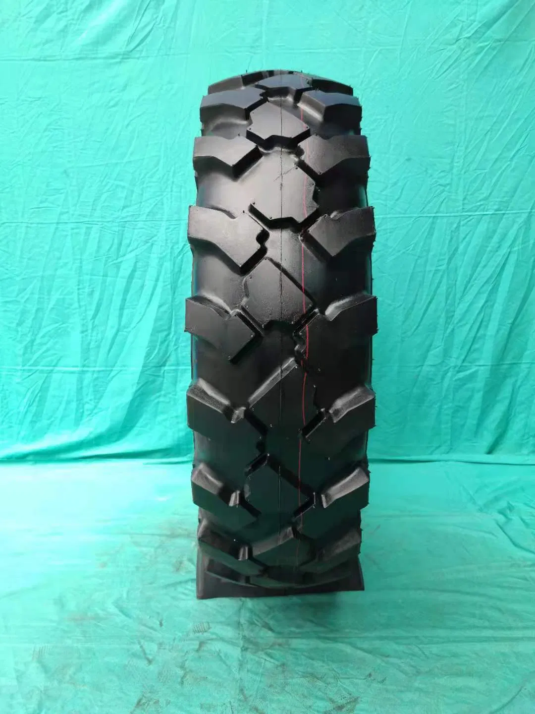 Шина 16.9-28-14 TL TI200 для экскаватора-погрузчика